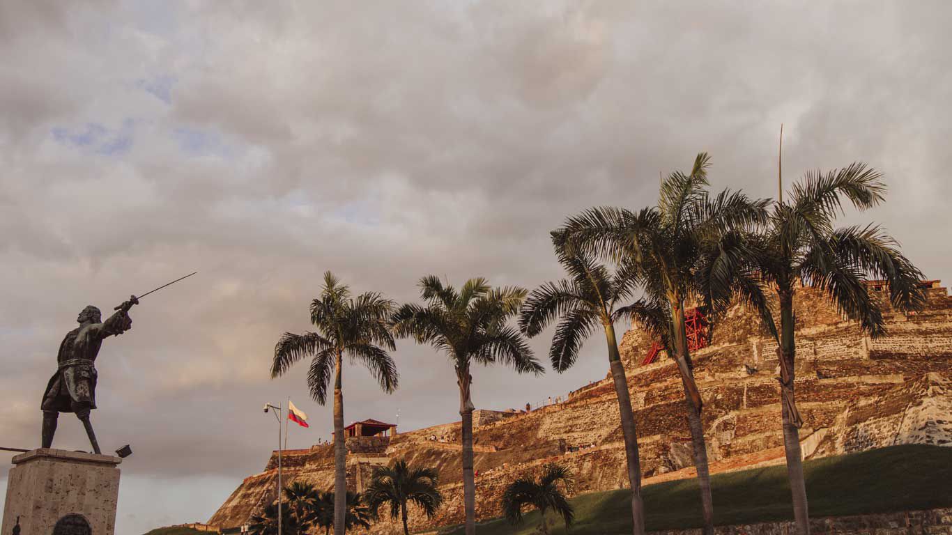 Vista del Castillo de San Felipe de Barajas y ver la puesta de sol