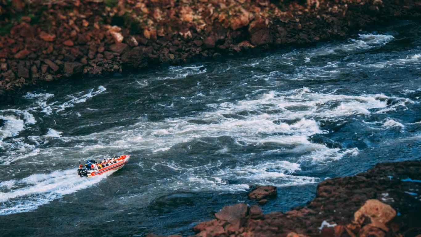 Barco en las Cataratas del Iguazú, en el paseo en lancha.